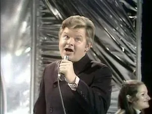 The Benny Hill Show 1. sezon 4. bölüm görseli