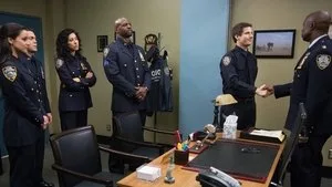 Brooklyn Nine-Nine 1. sezon 22. bölüm görseli