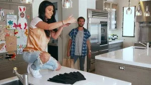 Keeping Up with the Kardashians 12. sezon 14. bölüm görseli