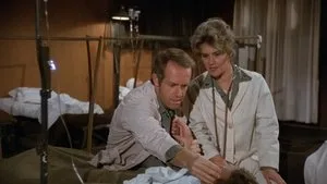 M*A*S*H 5. sezon 18. bölüm görseli