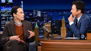 The Tonight Show Starring Jimmy Fallon 13. sezon 104. bölüm görseli