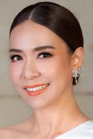 วณีพรรณ อ้วนโพธิ์กลาง