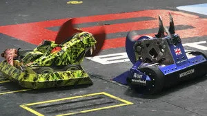 BattleBots 8. sezon 15. bölüm görseli