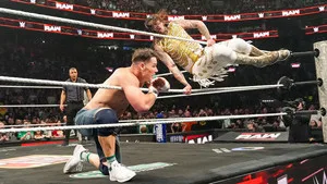 WWE Raw 33. sezon 45. bölüm görseli