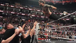 WWE Raw 33. sezon 6. bölüm görseli