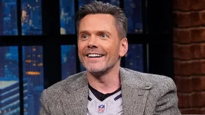 Late Night with Seth Meyers 13. sezon 61. bölüm görseli
