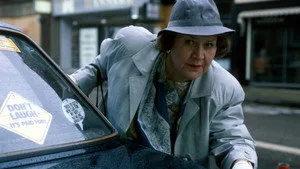 Keeping Up Appearances 2. sezon 5. bölüm görseli