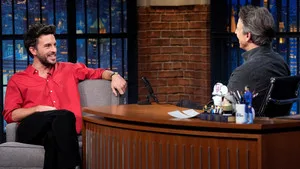 Late Night with Seth Meyers 13. sezon 32. bölüm görseli
