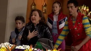 Aída 1. sezon 1. bölüm görseli