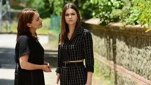 Umay ve Ümran arasında kartlar yeniden dağıtılıyor.