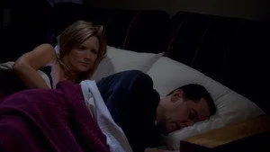 Two and a Half Men 8. sezon 13. bölüm görseli