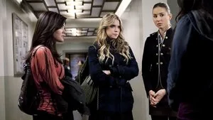 Pretty Little Liars 1. sezon 19. bölüm görseli