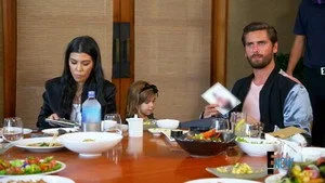 Keeping Up with the Kardashians 12. sezon 15. bölüm görseli