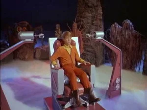 Lost in Space 2. sezon 6. bölüm görseli