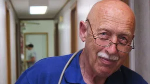 Yetenekli Doktor Pol 10. sezon 11. bölüm görseli