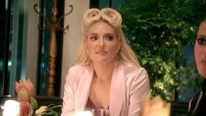 The Real Housewives of Beverly Hills 7. sezon 15. bölüm görseli