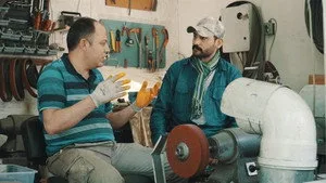 Denizli : Paraşütte Çağla Dövmesi