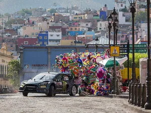 The Gymkhana Files 1. sezon 8. bölüm görseli