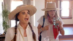 The Real Housewives of Beverly Hills 15. sezon 5. bölüm görseli