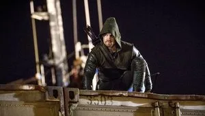 Arrow 5. sezon 17. bölüm görseli