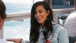 Keeping Up with the Kardashians 12. sezon 19. bölüm görseli
