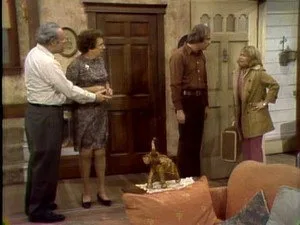 All in the Family 1. sezon 11. bölüm görseli