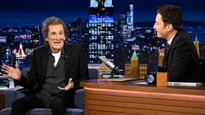 The Tonight Show Starring Jimmy Fallon 13. sezon 102. bölüm görseli
