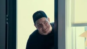 Namıdiğer Charlie Sheen 1. sezon 2. bölüm görseli