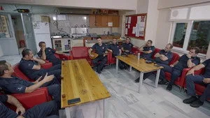 Yangının Kalbinde / Ayhan Beyat