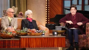 Everybody's Live with John Mulaney 1. sezon 1. bölüm görseli