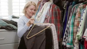 Tidying Up with Marie Kondo 1. sezon 4. bölüm görseli