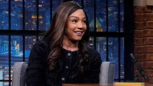 Late Night with Seth Meyers 13. sezon 25. bölüm görseli
