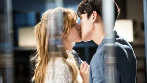Suspicious Partner 1. sezon 17. bölüm görseli
