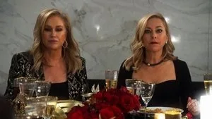 The Real Housewives of Beverly Hills 12. sezon 14. bölüm görseli