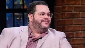 Late Night with Seth Meyers 12. sezon 136. bölüm görseli