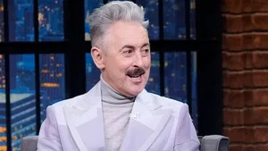 Late Night with Seth Meyers 12. sezon 56. bölüm görseli
