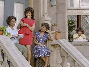 A Black Lady Sketch Show 1. sezon 3. bölüm görseli