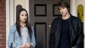 Pretty Little Liars 1. sezon 17. bölüm görseli