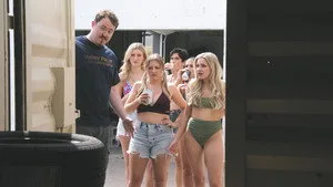 Bikinili Oto Yıkama
