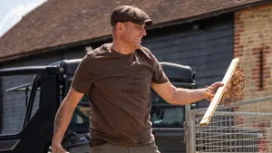 Vinnie Jones Taşrada 2. sezon 1. bölüm görseli