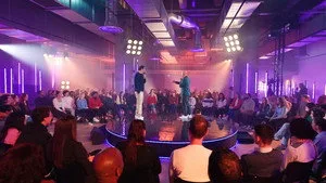 Comedy Class par Éric & Ramzy 1. sezon 1. bölüm görseli