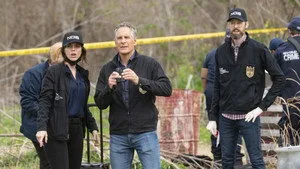 NCIS: New Orleans 7. sezon 10. bölüm görseli