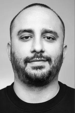 Bobak Esfarjani