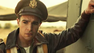 Catch-22 1. sezon 1. bölüm görseli