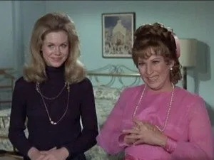 Bewitched 7. sezon 26. bölüm görseli