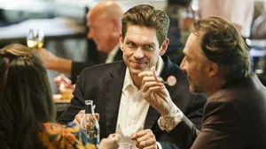 True Lies 1. sezon 10. bölüm görseli