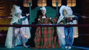 GLOW Noel'i Kutluyor