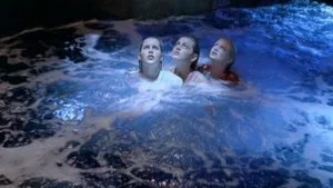 H2O: Just Add Water 1. sezon 26. bölüm görseli
