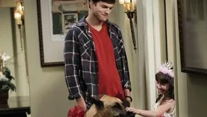 Two and a Half Men 10. sezon 2. bölüm görseli
