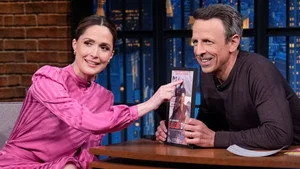 Late Night with Seth Meyers 13. sezon 90. bölüm görseli